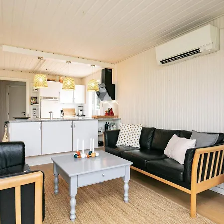 Three-bedroom In Svendborg 2 *