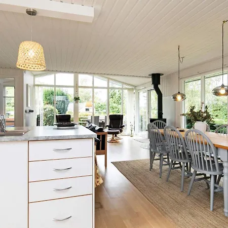 بيت للعطل Three-bedroom In Svendborg 2 Vemmenaes