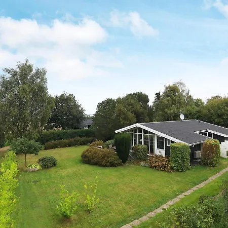 Three-bedroom In Svendborg 2 *